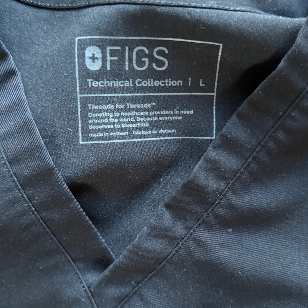 Figs Black Technical Collection Scrub Top, size large top and large tall pants - Picture 3 of 7